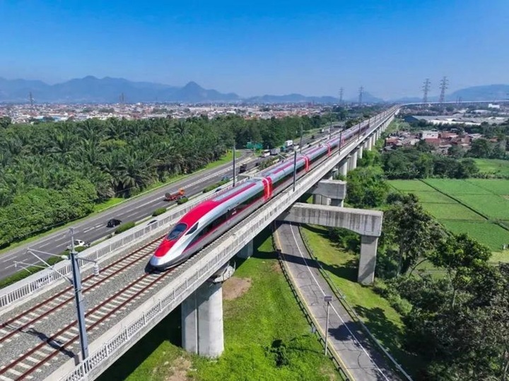 Tin vui cho hàng triệu người dân: Đường sắt tốc độ cao 350km/h rút ngắn hành trình Bắc – Nam sắp có BƯỚC NGOẶT…