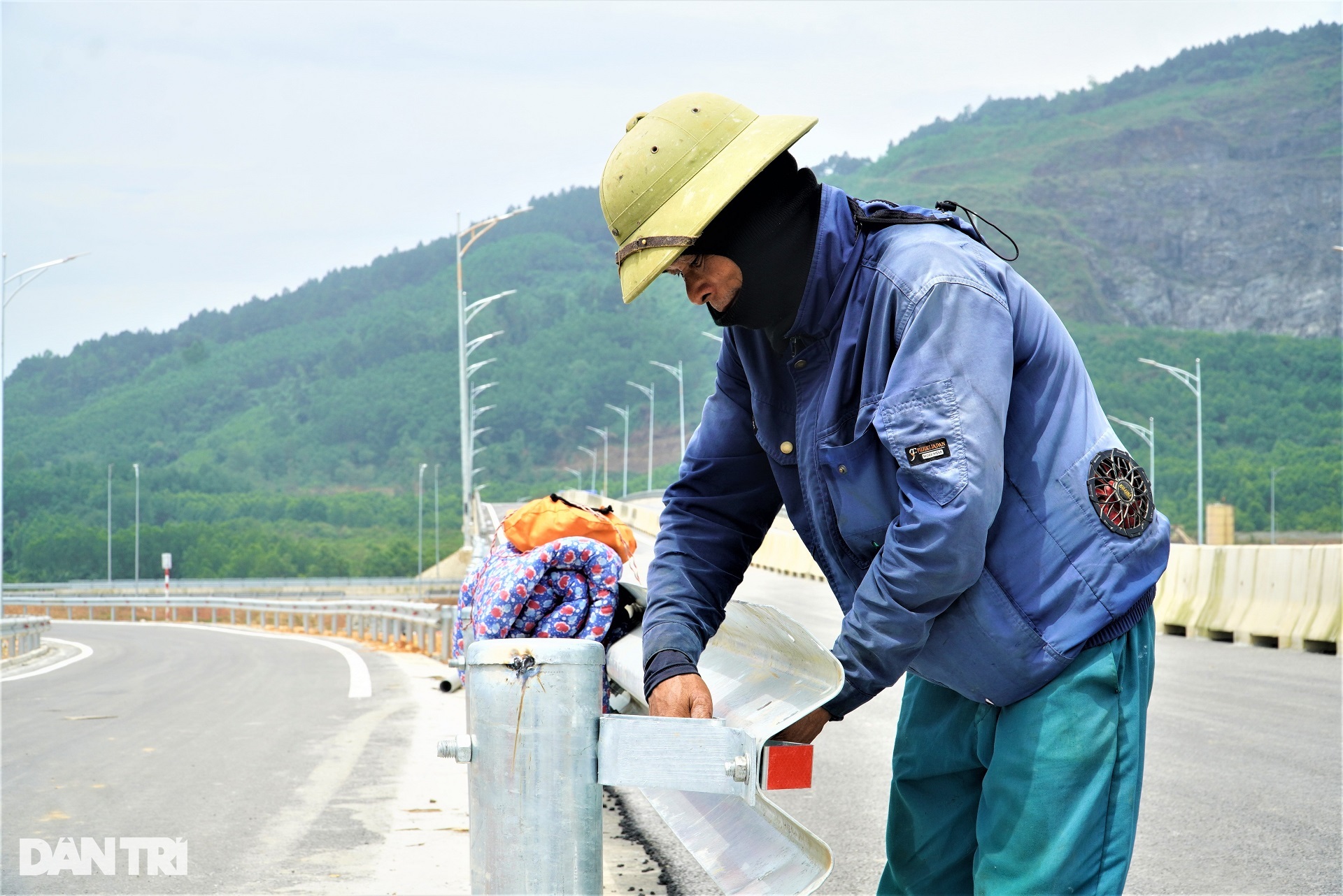 Toàn cảnh cao tốc kết nối đến phía nam Hà Tĩnh, nhiều đoạn xuyên đồi - 7