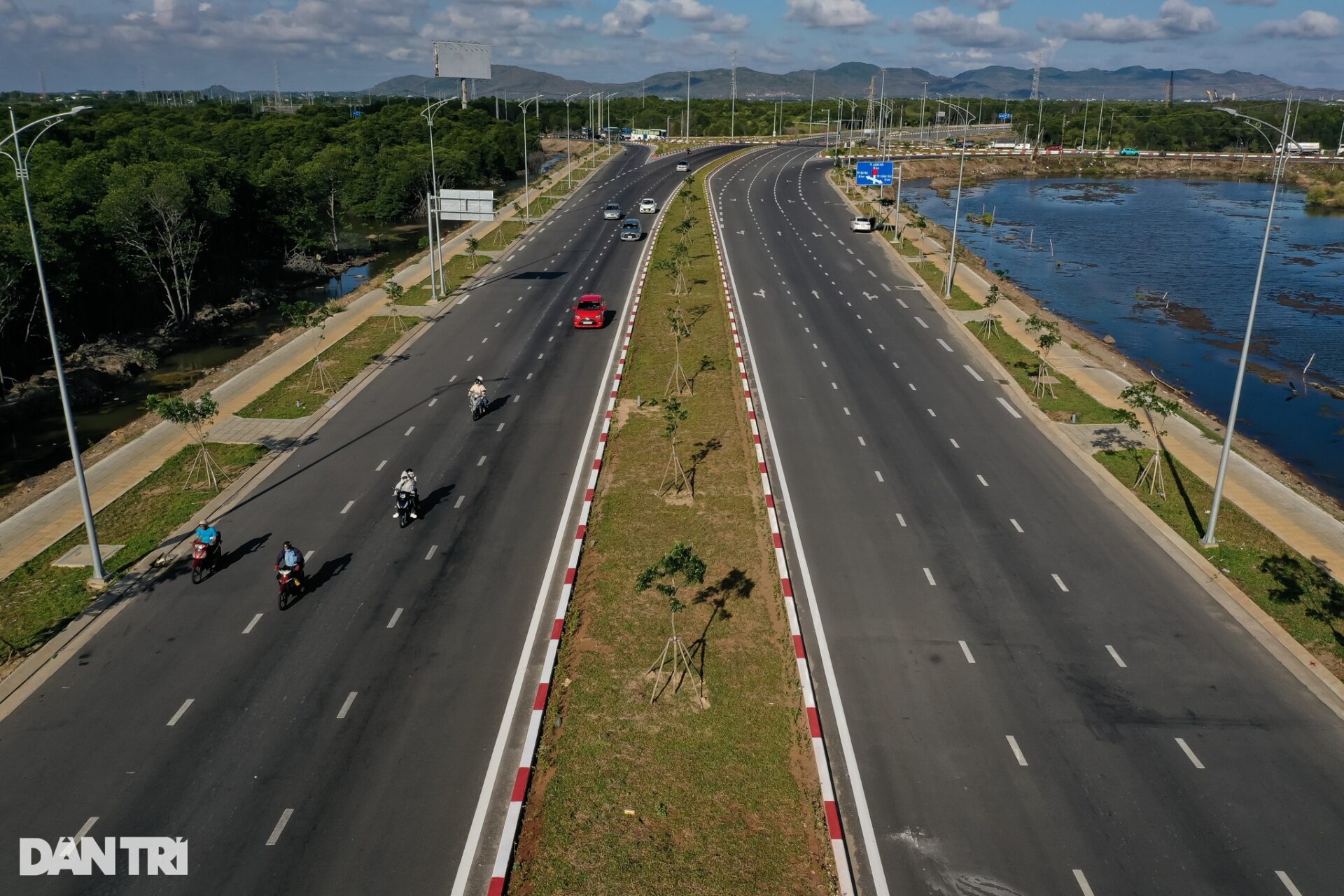 Hình hài tuyến đường ven biển nối Vũng Tàu - Bình Thuận sau 2 năm thi công - 7