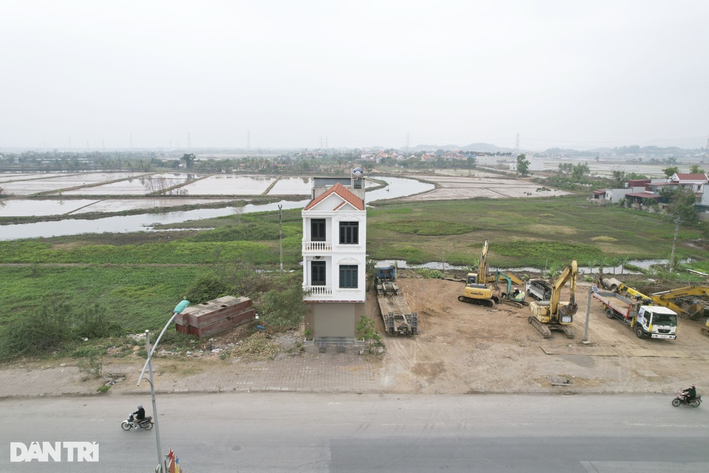 Diễn biến bất ngờ vụ xây nhầm nhà 3 tầng trên đất người khác - 1 Diễn biến bất ngờ vụ xây nhầm nhà 3 tầng trên đất người khác - 1
